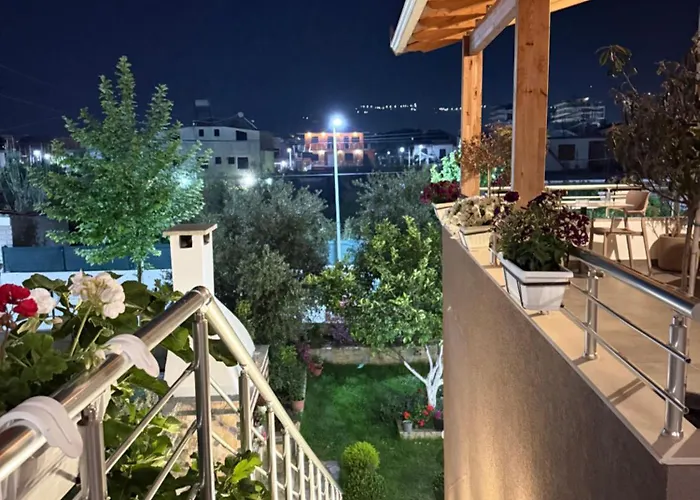 Maison Apartments